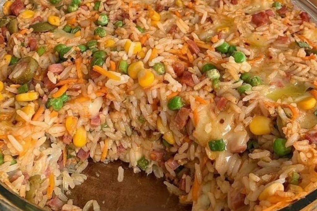 Arroz de forno delicioso, muito prático e todo mundo vai elogiar