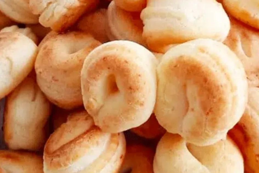 Biscoitinho de queijo delicioso, minha vó do interior fazia quando éramos pequenos