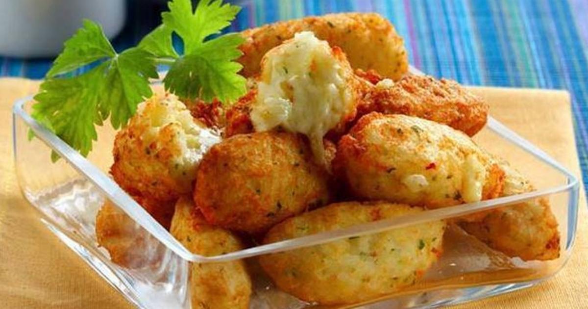 Bolinho de arroz com queijo, delicioso igual petisco de boteco