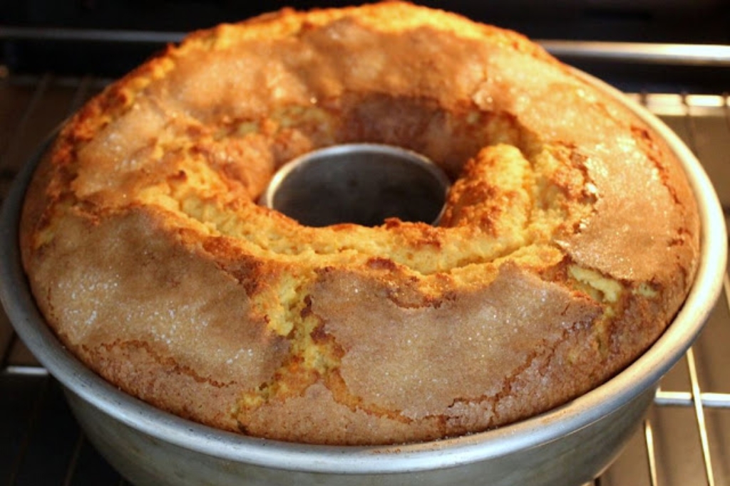 Bolo de Cenoura, Maçã e Laranja receitinha da tia Fátima que gera briga quando chega visita na casa dela