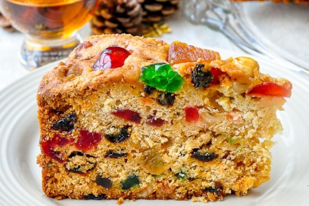 Bolo de natal, a crocância das frutas cristalizadas, tornam uma maravilha da primeira à última fatia