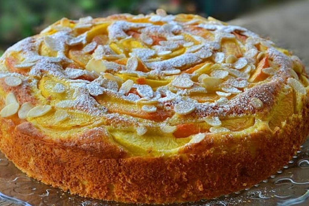 Bolo de pêssego e amêndoa, para quem quer servi algo diferente na ceia de natal