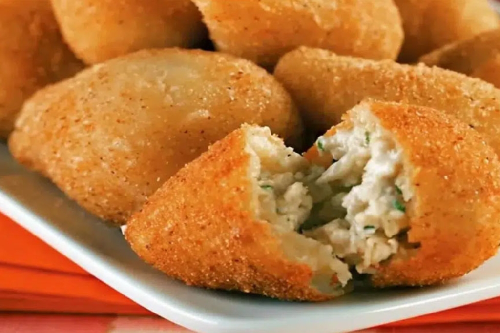 Coxinha de frango com pão de forma, agora eu só faço assim